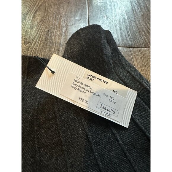 Molly Bracken NWT Gray Scalloped Edge Knit Skirt Size M/L - Picture 3 of 7